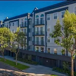 Turnkey Studio Adjacent To Beverly Hills
